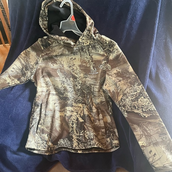 Realtree Small Camo Hoodie - Picture 3 of 4